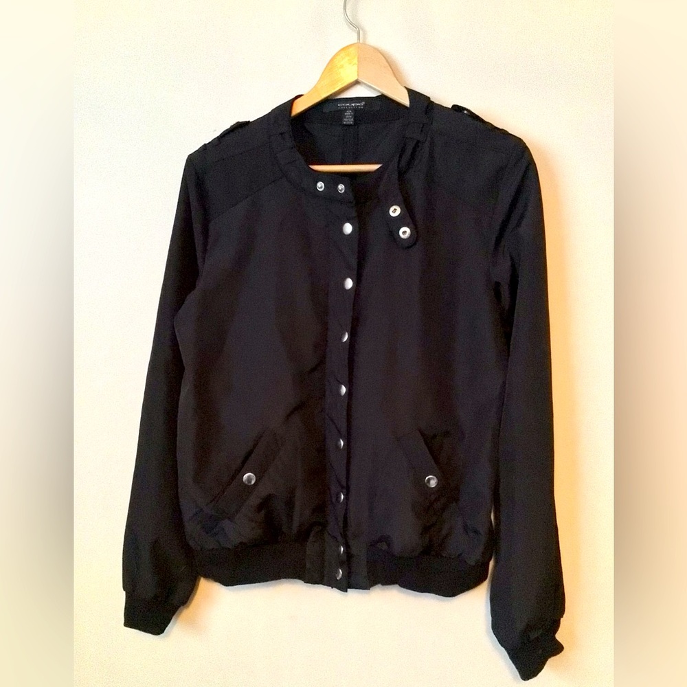 Coupe collection women’s lightweight jacket. Size medium.